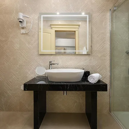 Boutique Golden Key - -